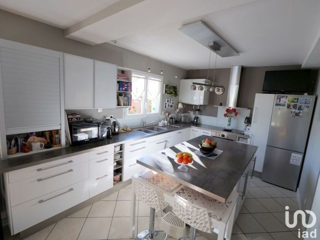 Achat maison à vendre 4 chambres 138 m² - Saint-Denis-lès-Bourg
