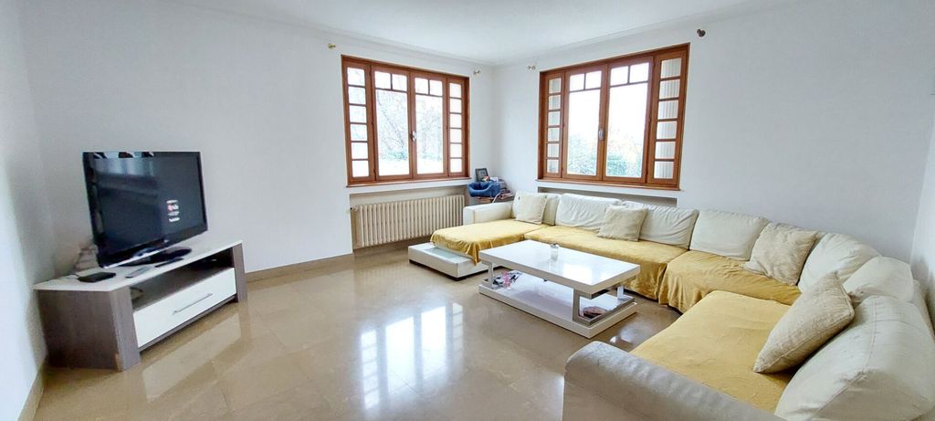 Achat maison à vendre 6 chambres 231 m² - Bourg-en-Bresse