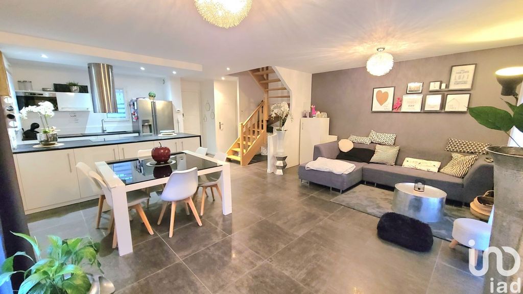 Achat maison à vendre 4 chambres 95 m² - Saint-Georges-de-Commiers