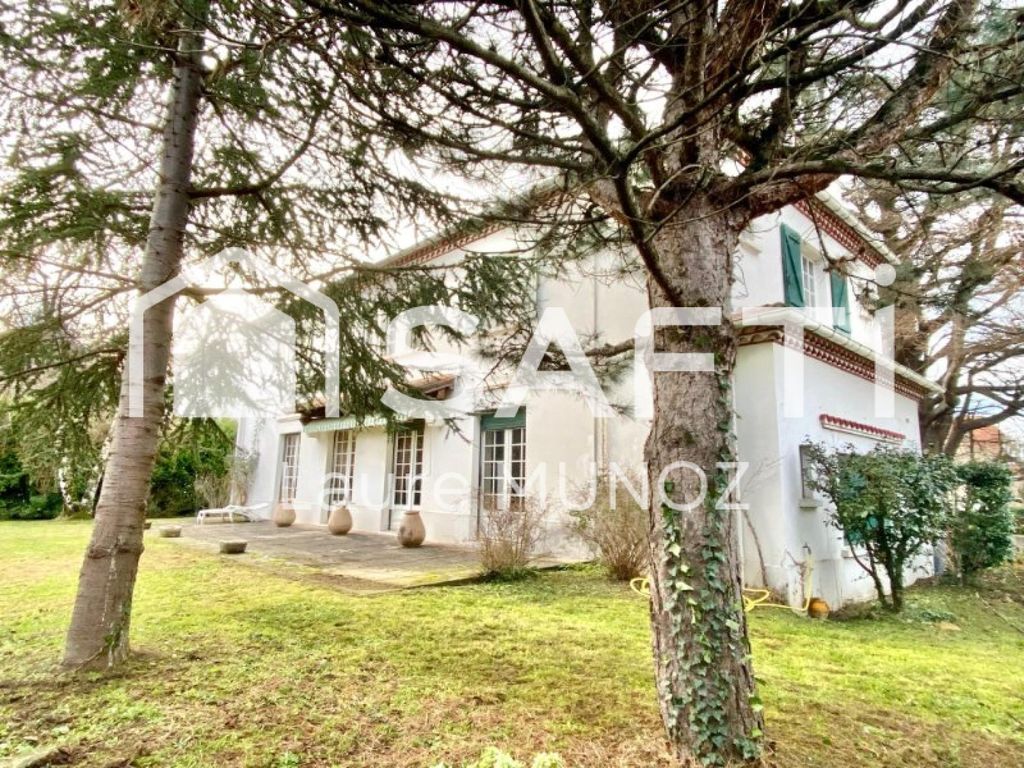 Achat maison à vendre 6 chambres 270 m² - Aussillon