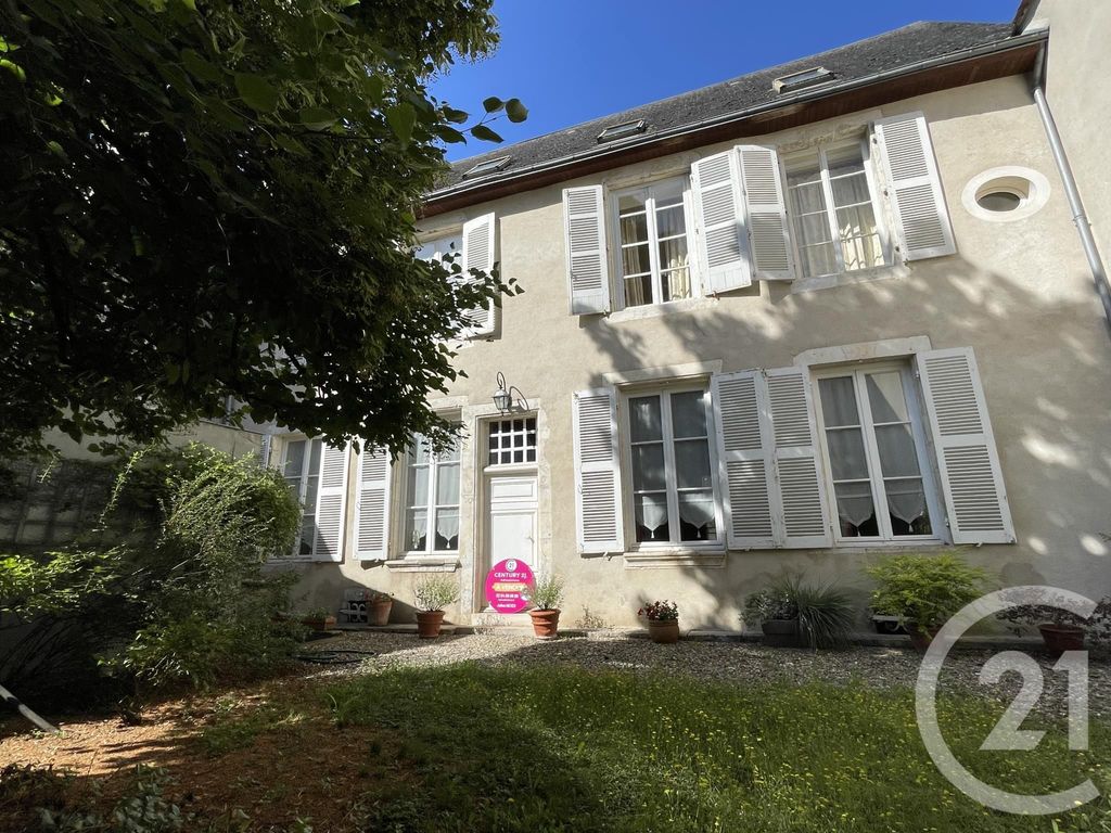 Achat maison à vendre 6 chambres 291 m² - Châteauroux