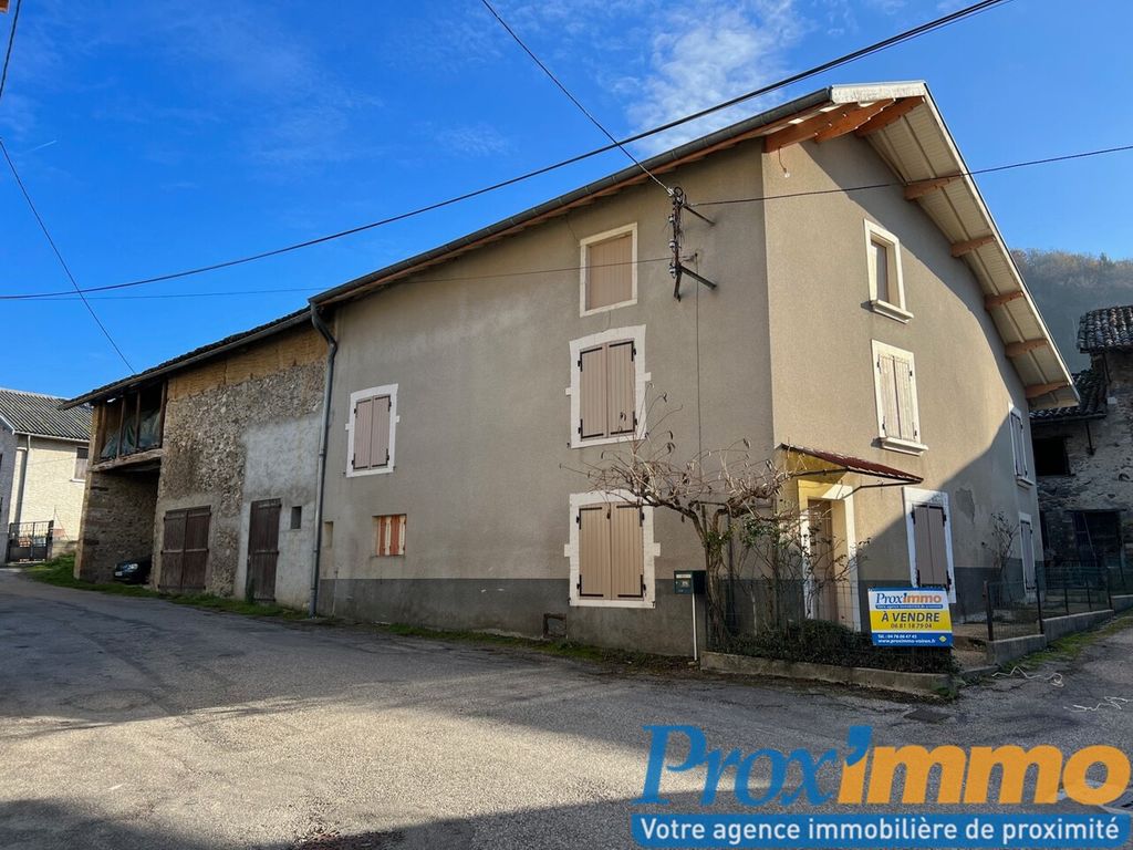 Achat maison à vendre 4 chambres 130 m² - Saint-Nicolas-de-Macherin