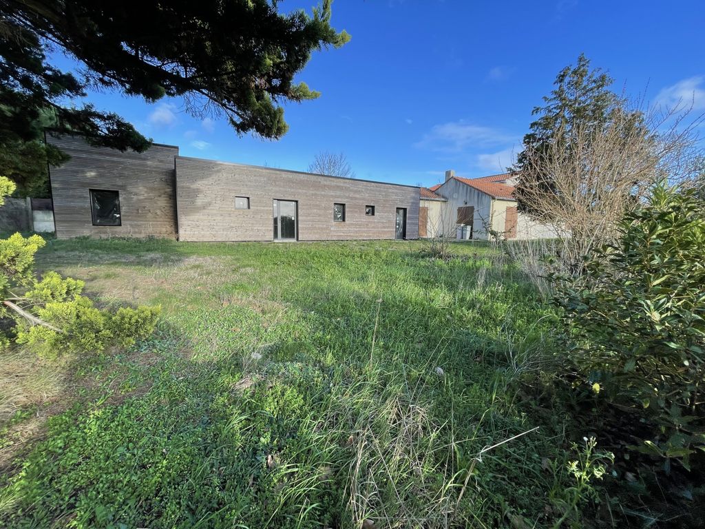 Achat maison à vendre 3 chambres 117 m² - Saint-Aignan-Grandlieu