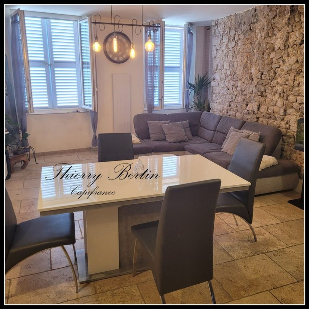 Achat appartement à vendre 3 pièces 68 m² - Fréjus