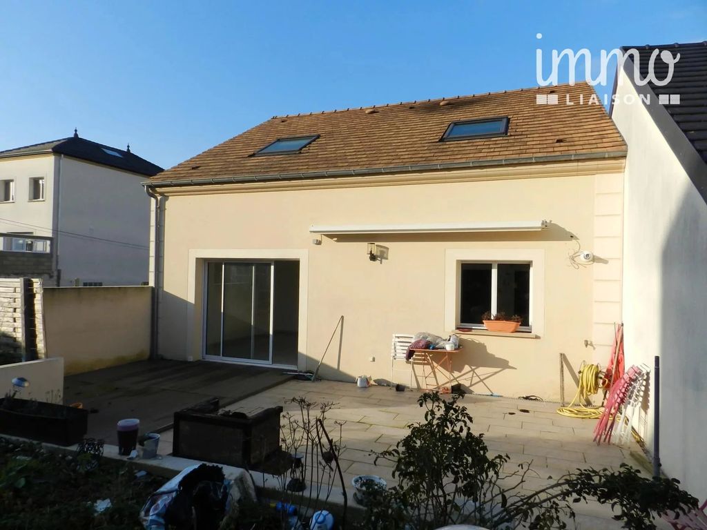 Achat maison à vendre 4 chambres 135 m² - La Ville-du-Bois