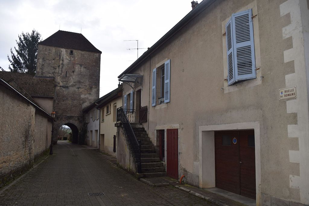 Achat maison à vendre 4 chambres 130 m² - Rochefort-sur-Nenon