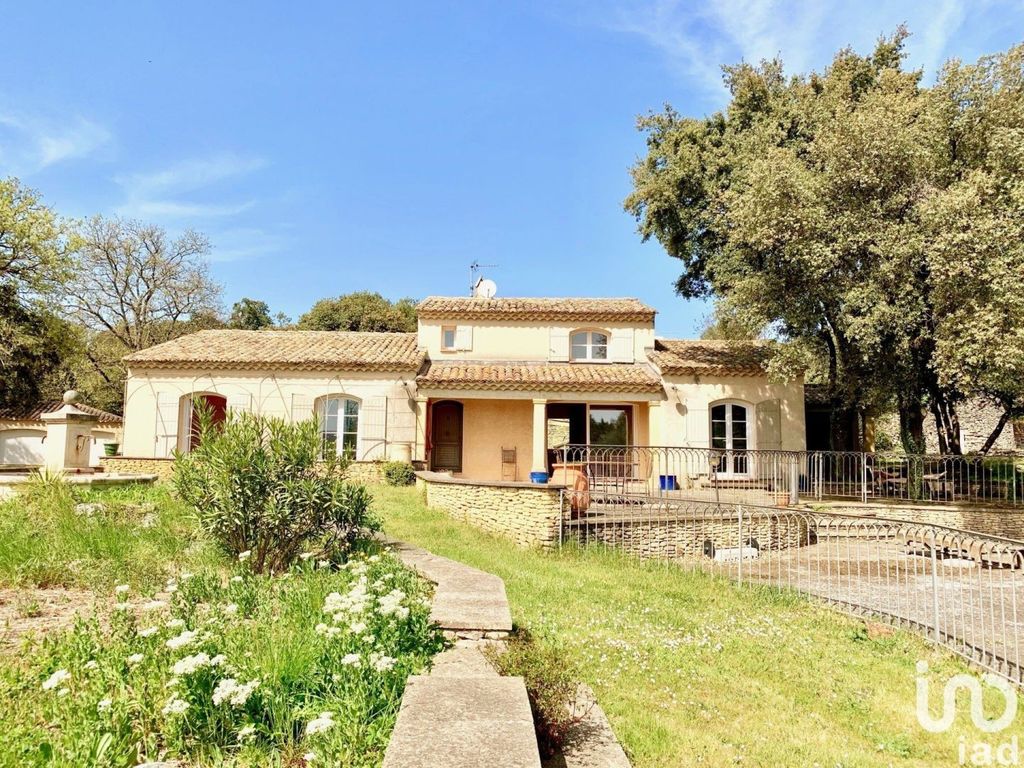 Achat maison à vendre 5 chambres 210 m² - Uzès