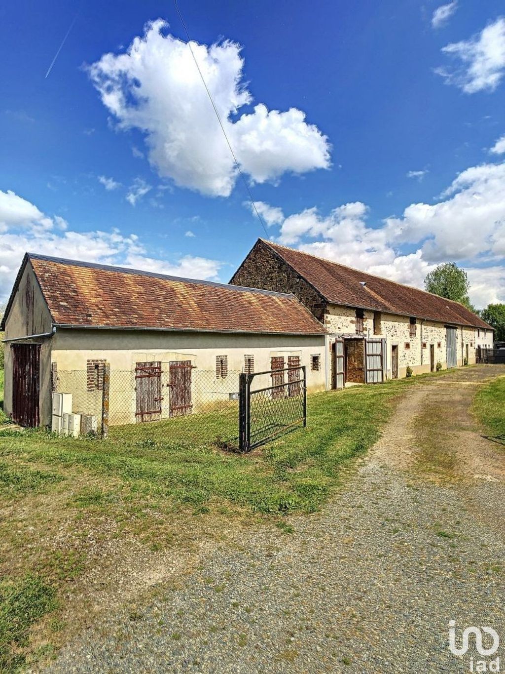 Achat maison à vendre 3 chambres 183 m² - La Milesse