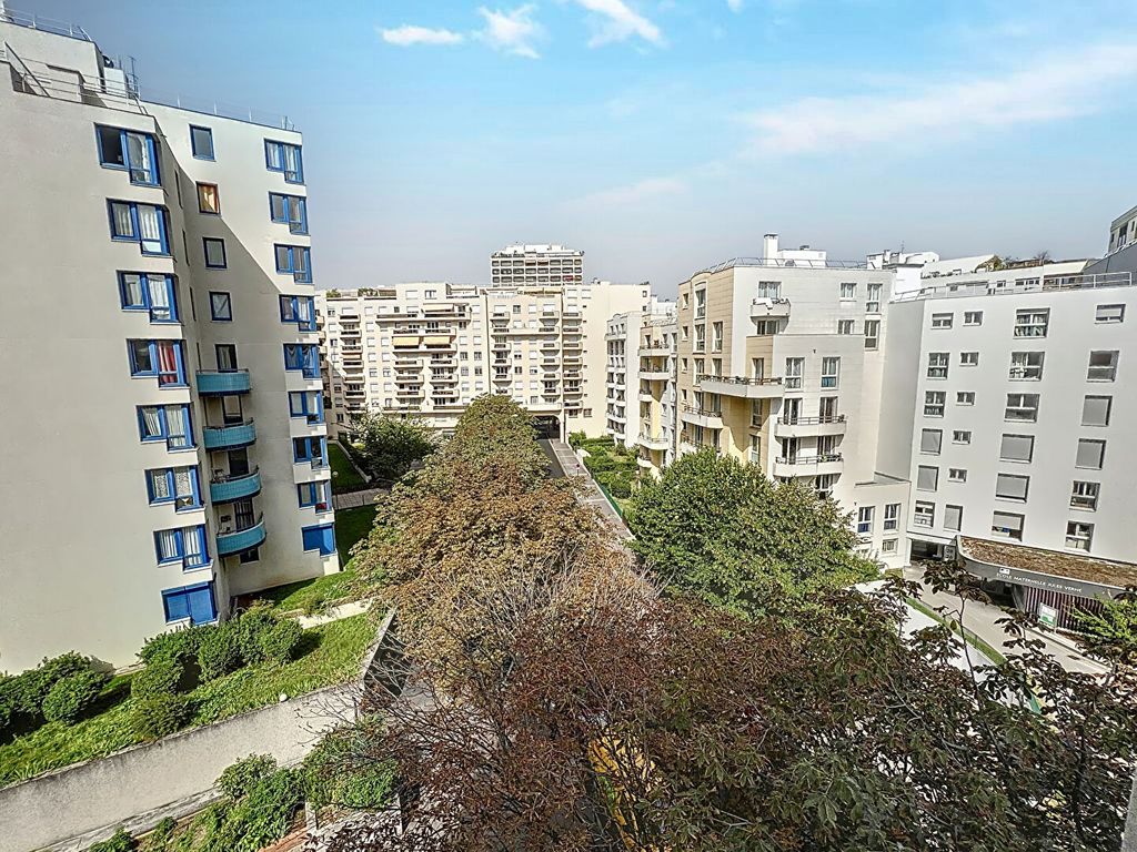 Achat appartement à vendre 4 pièces 73 m² - Courbevoie