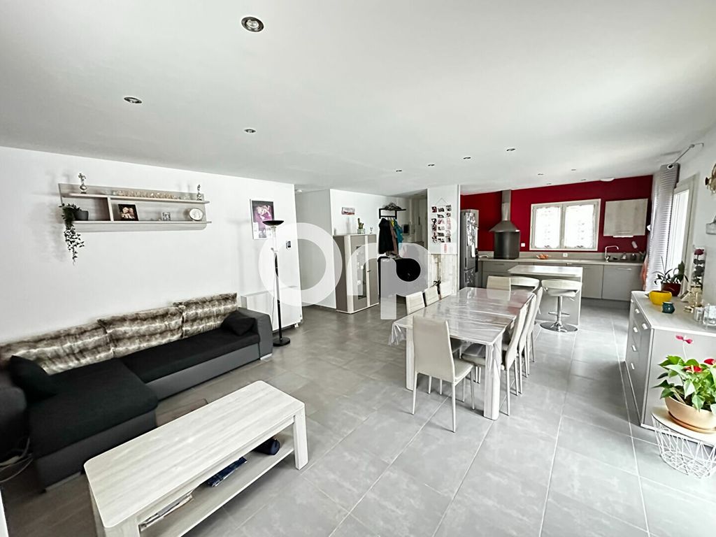 Achat maison à vendre 3 chambres 95 m² - Crêts-en-Belledonne