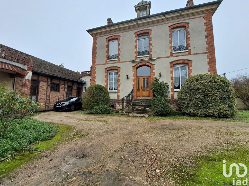 Achat maison à vendre 6 chambres 267 m² - Pont-sur-Yonne