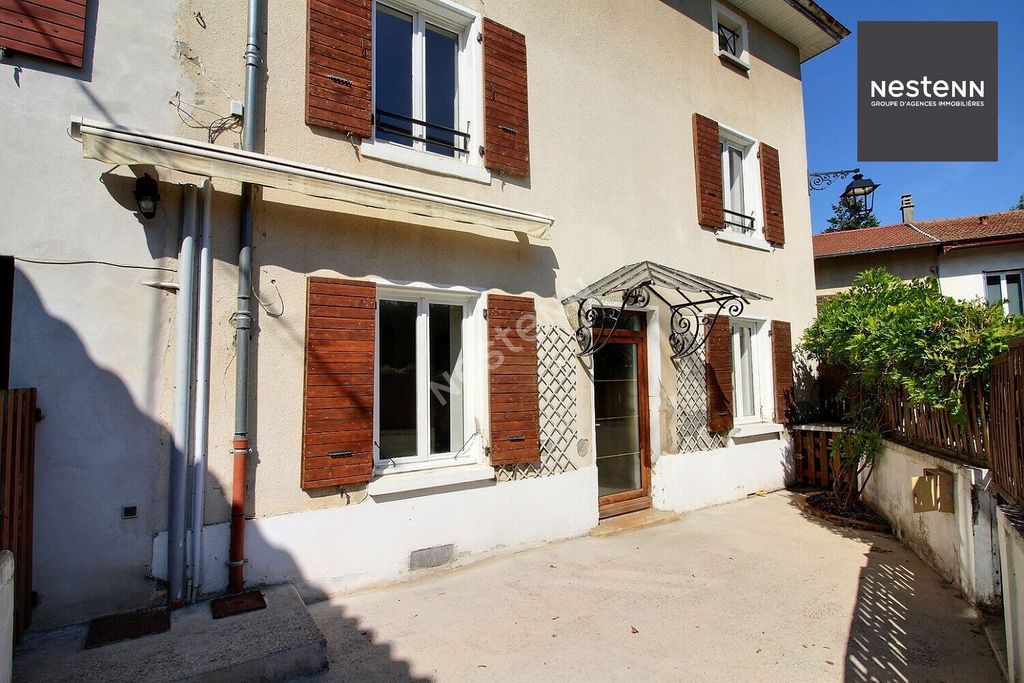 Achat maison à vendre 5 chambres 160 m² - Saint-Georges-d'Espéranche
