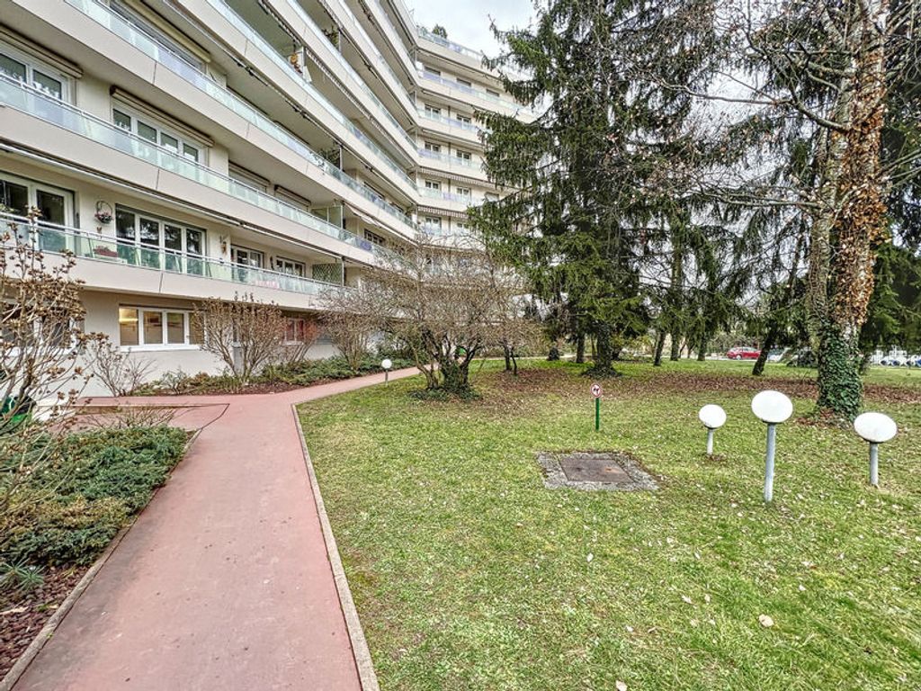 Achat appartement à vendre 4 pièces 96 m² - Ferney-Voltaire