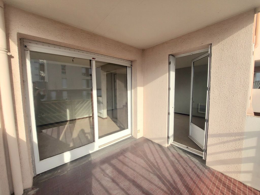 Achat appartement à vendre 3 pièces 86 m² - Saint-Clair-du-Rhône