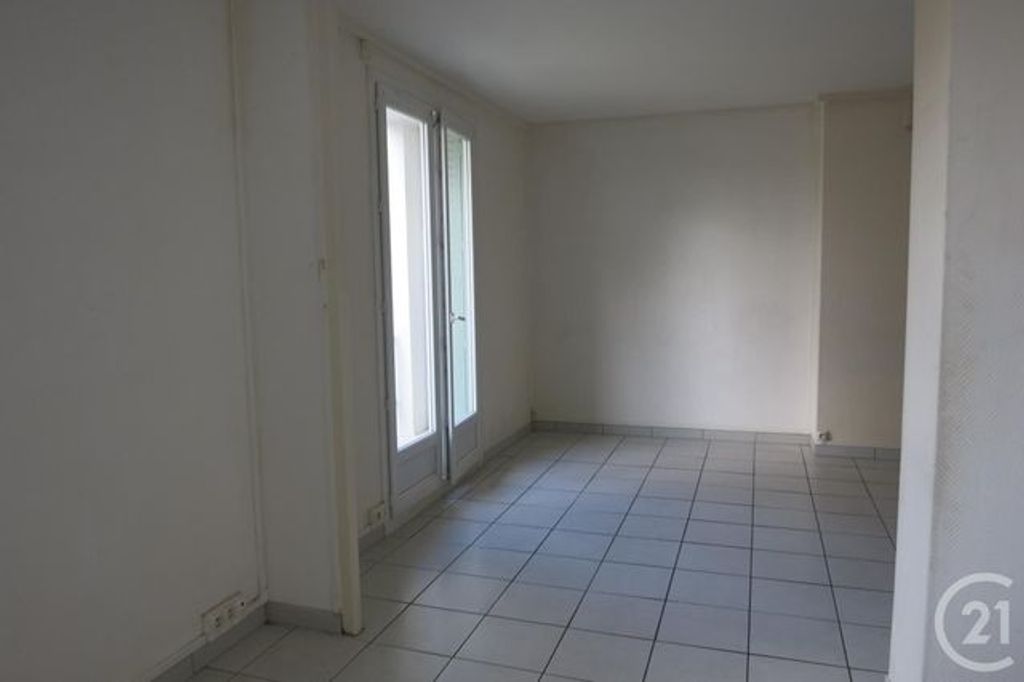 Achat appartement à vendre 5 pièces 71 m² - Montluçon