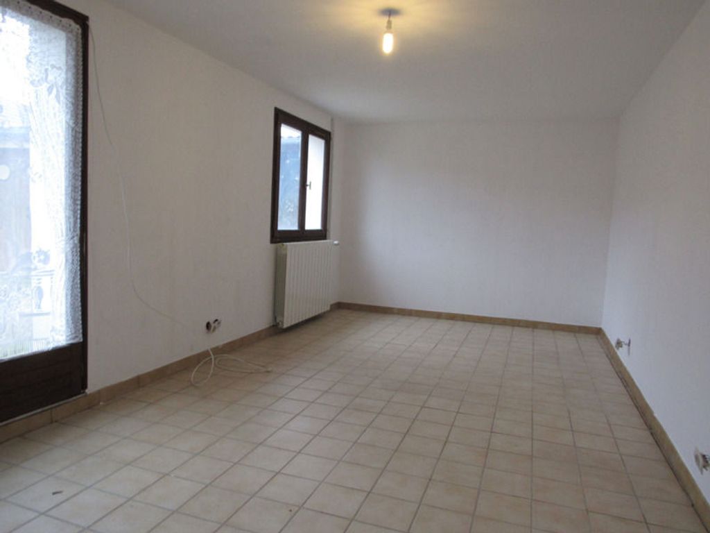 Achat maison à vendre 3 chambres 97 m² - Fleury-la-Vallée