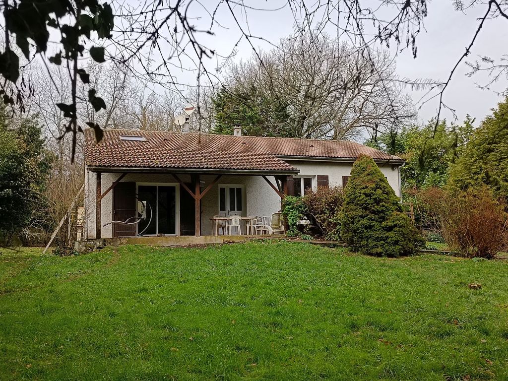 Achat maison à vendre 4 chambres 137 m² - Jonzac