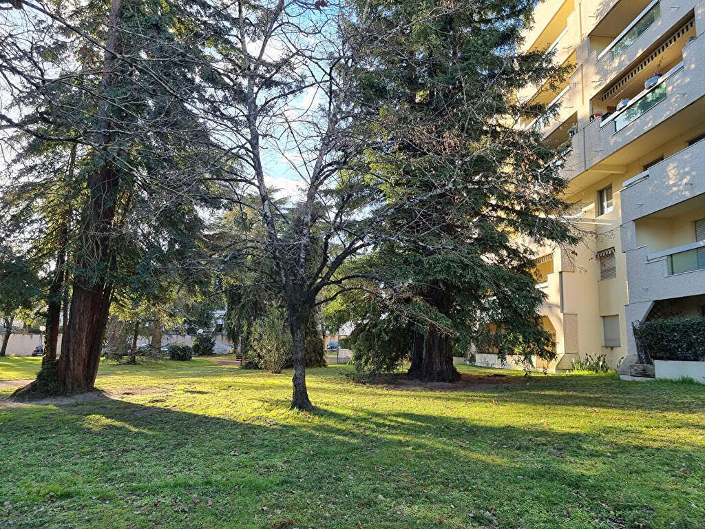 Achat appartement à vendre 3 pièces 70 m² - Bordeaux