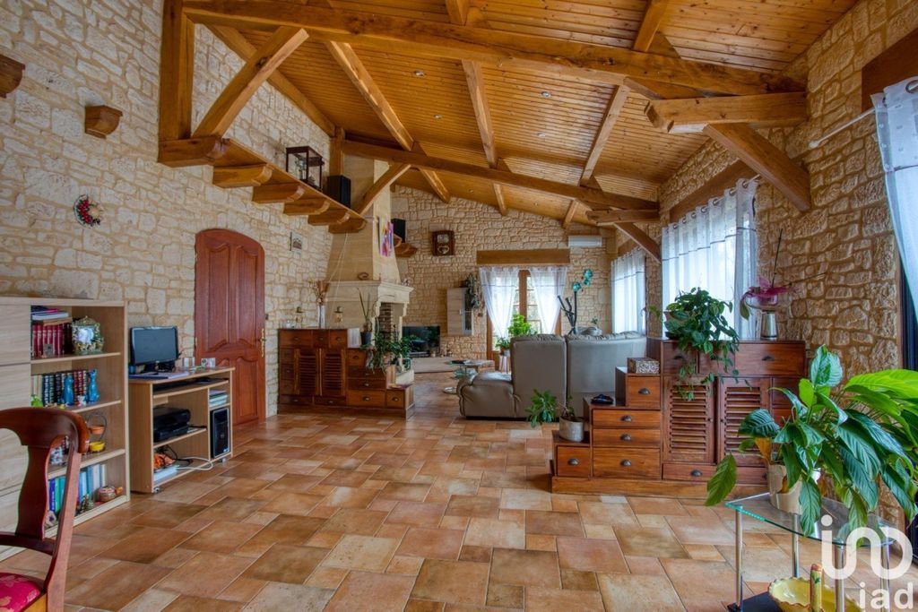 Achat maison à vendre 6 chambres 303 m² - Sarlat-la-Canéda