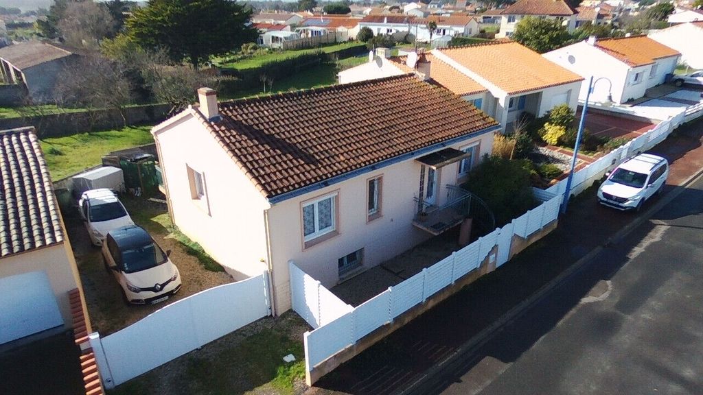 Achat maison à vendre 3 chambres 81 m² - Brem-sur-Mer