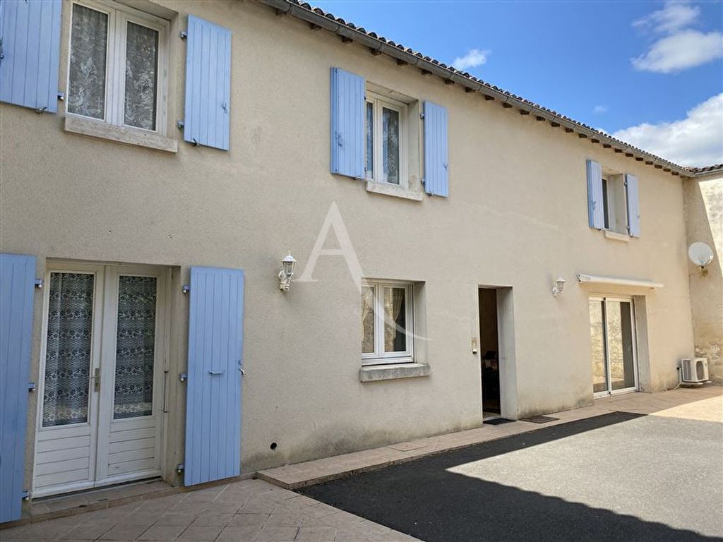 Achat maison à vendre 4 chambres 239 m² - Gémozac