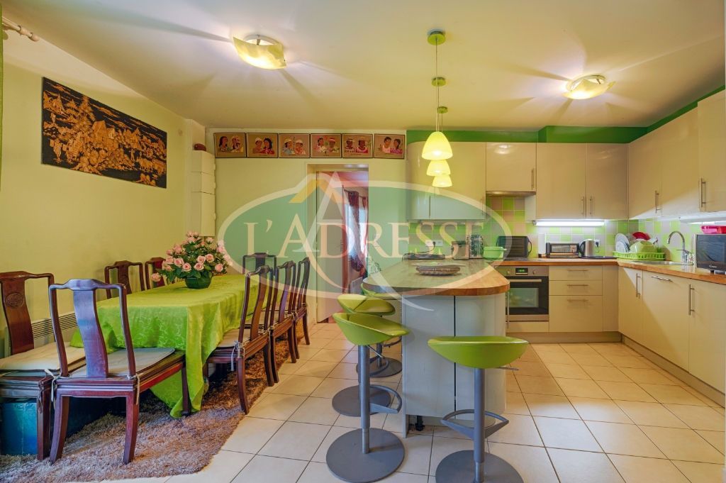 Achat appartement à vendre 9 pièces 142 m² - Choisy-le-Roi