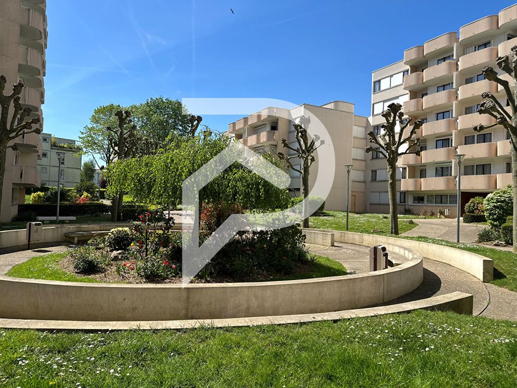 Achat appartement à vendre 4 pièces 87 m² - Montigny-le-Bretonneux