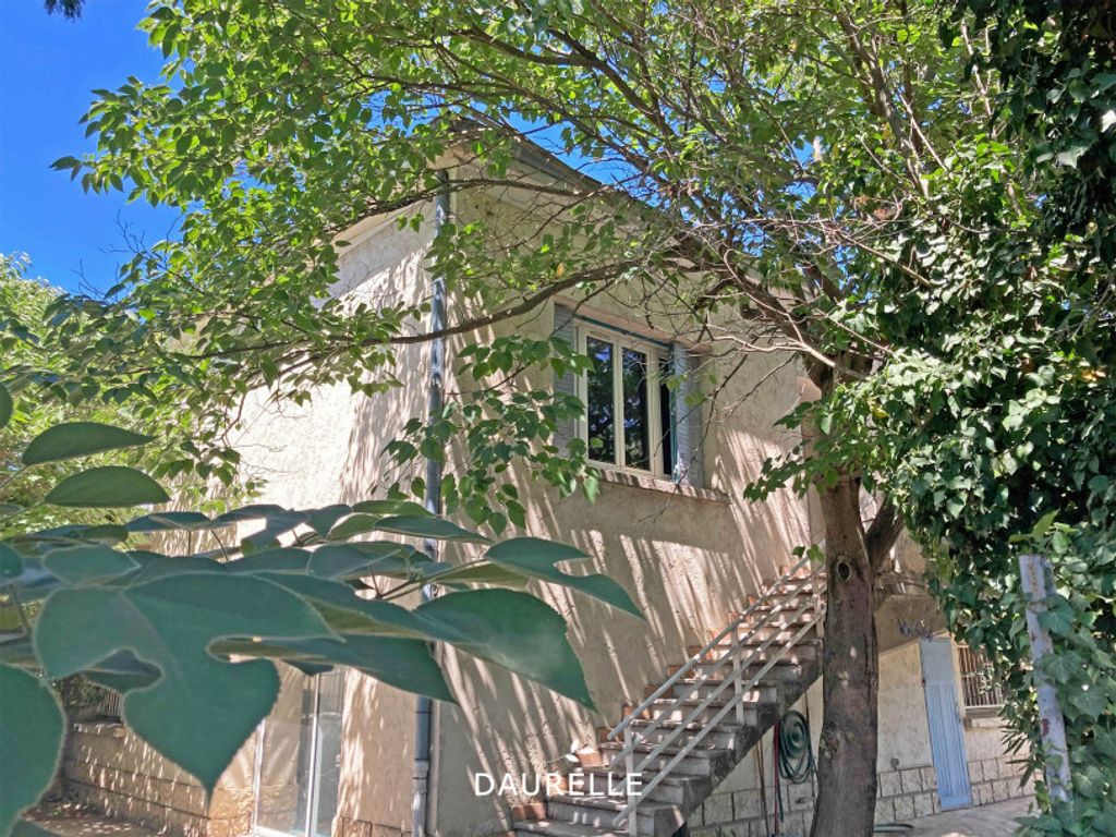 Achat maison à vendre 2 chambres 87 m² - Châteaurenard