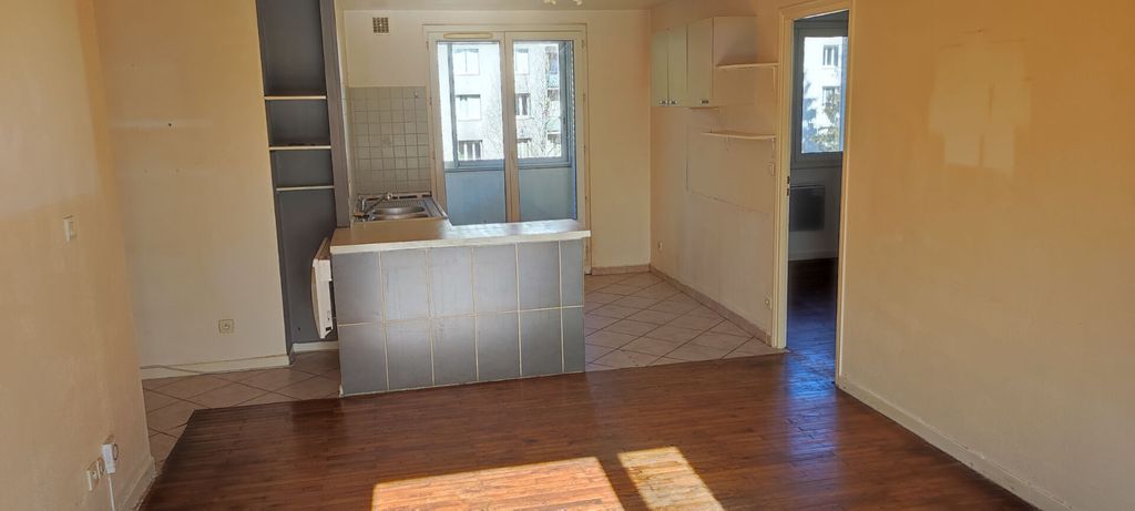 Achat appartement à vendre 3 pièces 50 m² - Saint-Martin-d'Hères