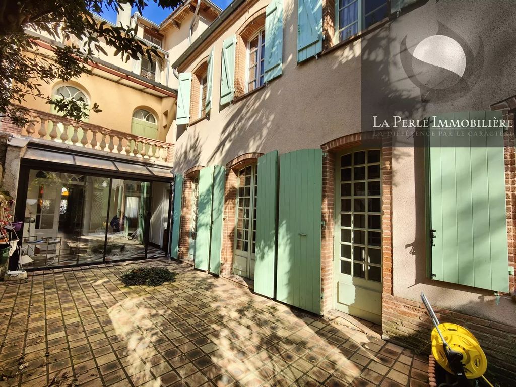 Achat maison à vendre 5 chambres 230 m² - Montauban