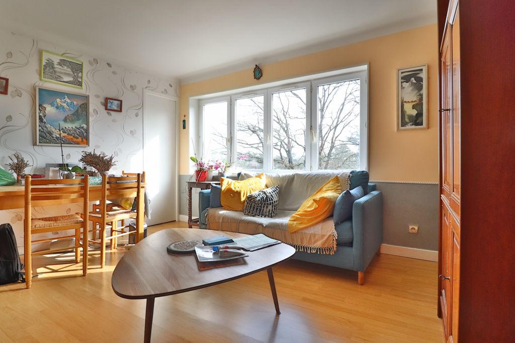 Achat appartement à vendre 2 pièces 42 m² - La Tour-de-Salvagny