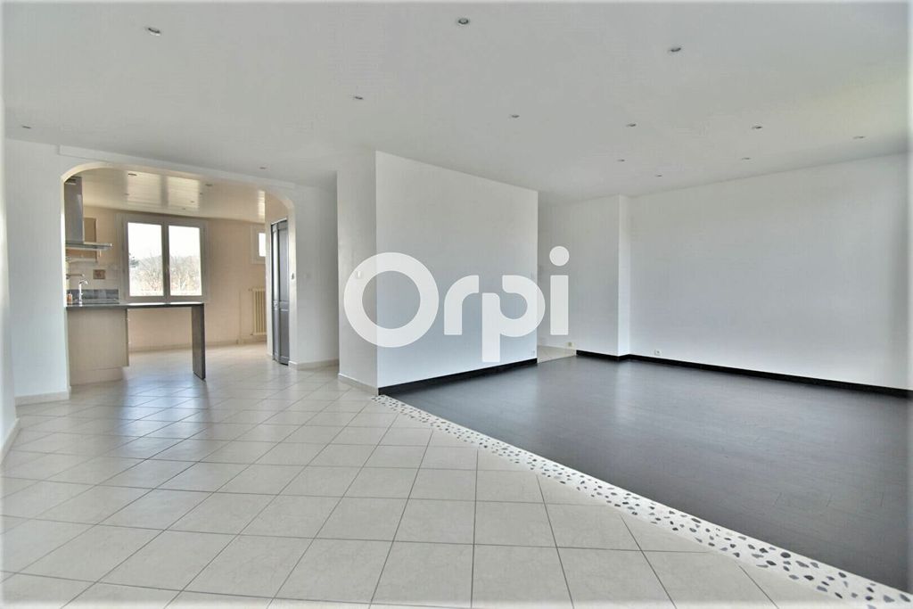 Achat appartement à vendre 5 pièces 86 m² - Montluel