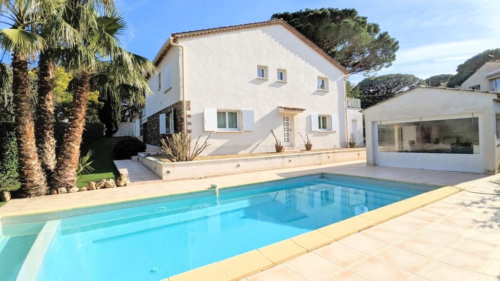 Achat maison à vendre 3 chambres 158 m² - Sainte-Maxime