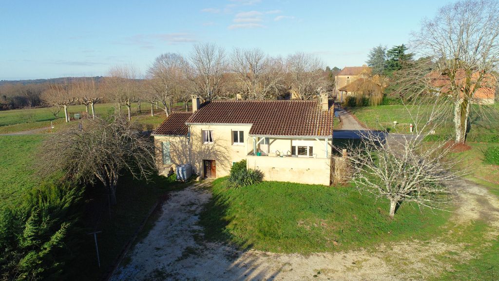 Achat maison à vendre 2 chambres 72 m² - Villefranche-du-Périgord