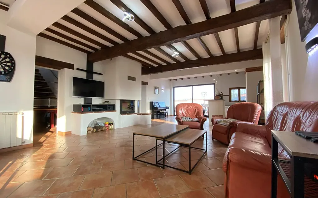 Achat maison à vendre 6 chambres 238 m² - Castelsarrasin