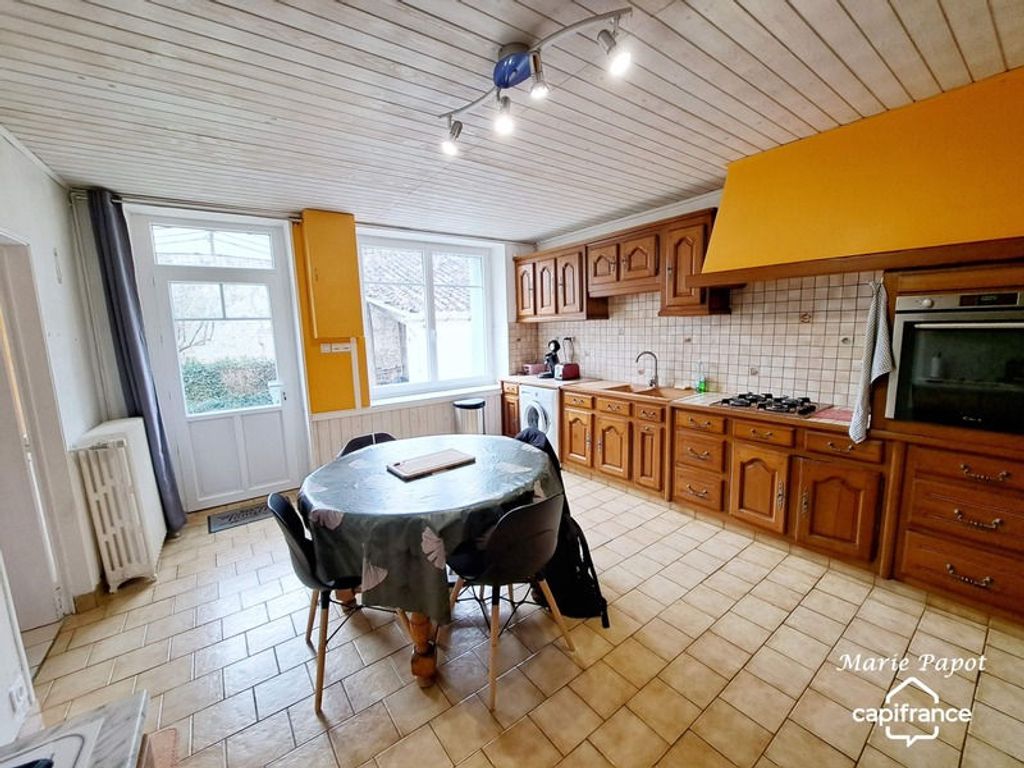 Achat maison à vendre 3 chambres 189 m² - Saint-Romans-lès-Melle