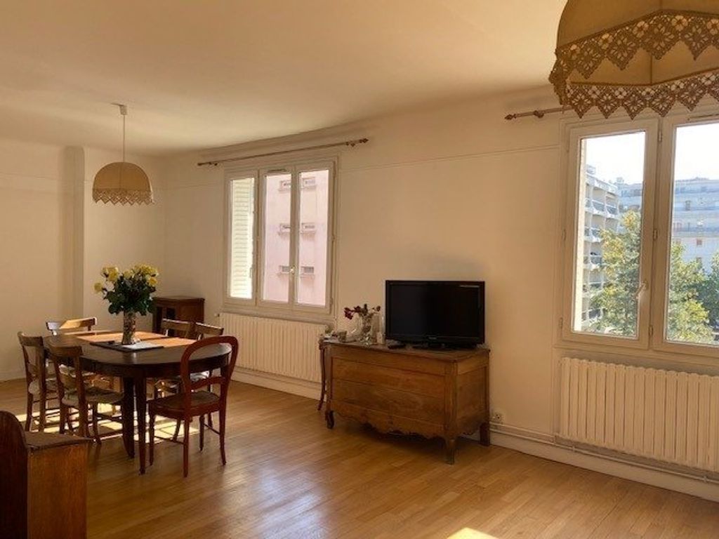 Achat appartement à vendre 2 pièces 71 m² - Courbevoie