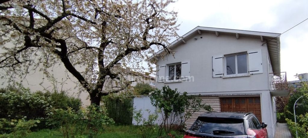 Achat maison à vendre 3 chambres 93 m² - Gond-Pontouvre