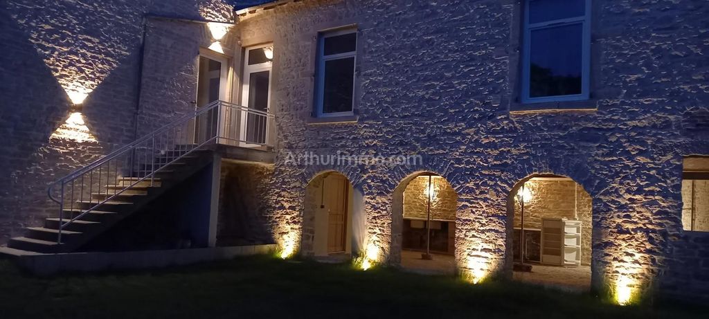 Achat maison à vendre 4 chambres 290 m² - Saint-Alban-de-Roche