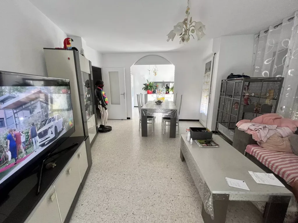 Achat appartement à vendre 5 pièces 100 m² - La Londe-les-Maures