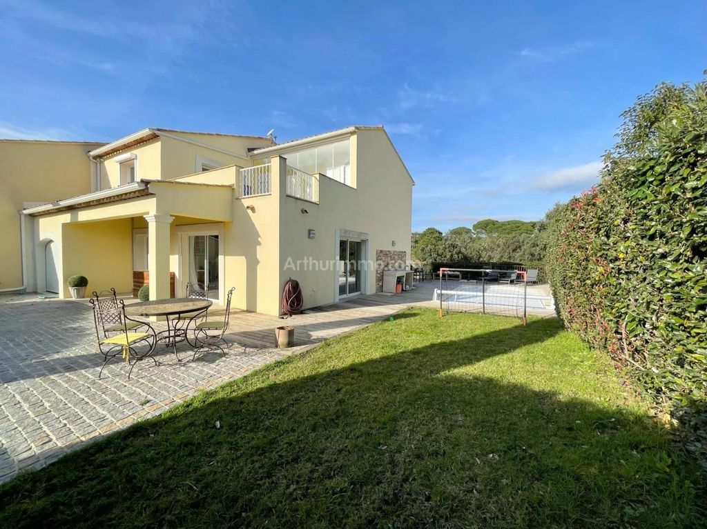 Achat maison à vendre 4 chambres 137 m² - Sainte-Maxime