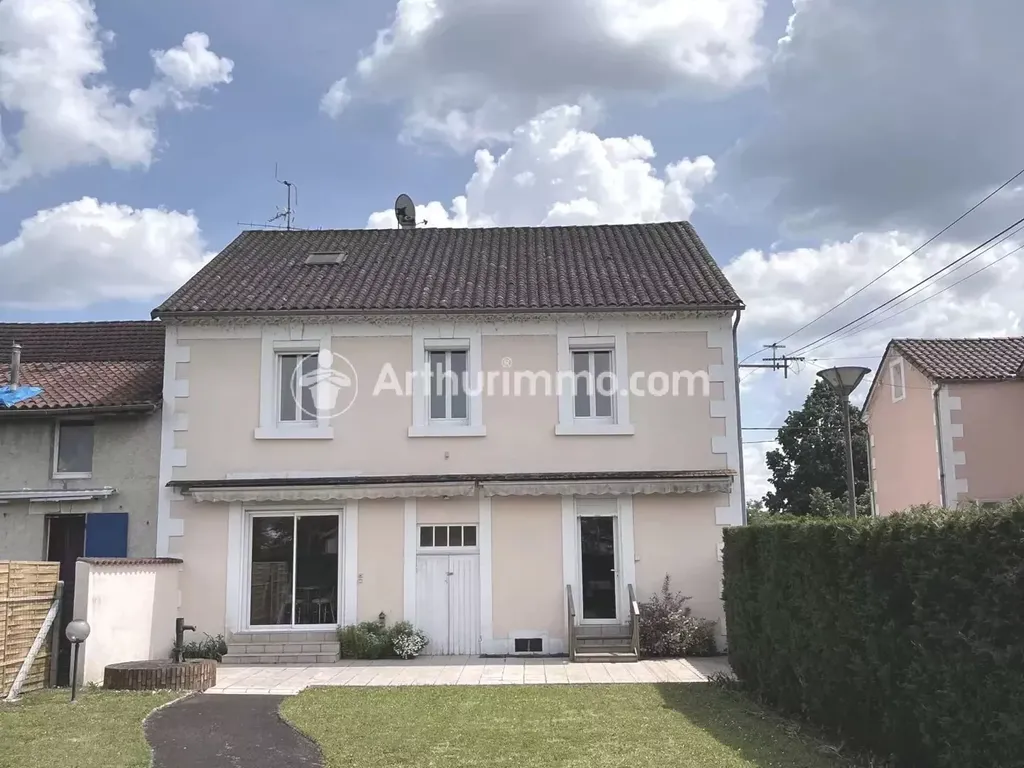 Achat maison à vendre 5 chambres 231 m² - Saint-Astier