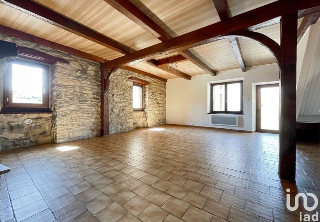 Achat maison à vendre 3 chambres 107 m² - Saint-Georges-de-Luzençon