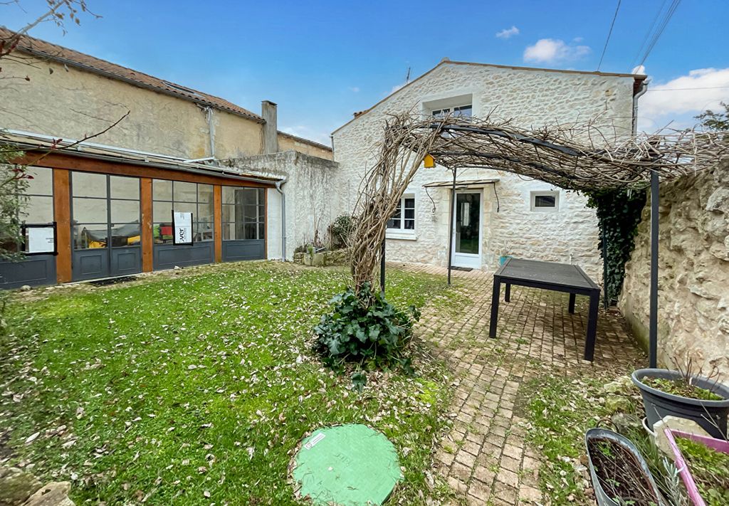 Achat maison à vendre 3 chambres 125 m² - Saint-Jean-d'Angle