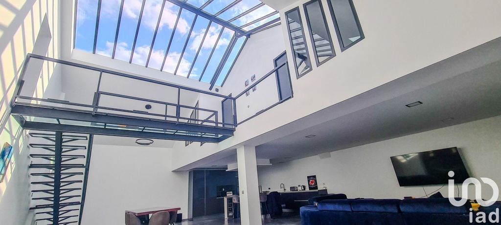 Achat loft à vendre 6 pièces 244 m² - Saint-Maur-des-Fossés