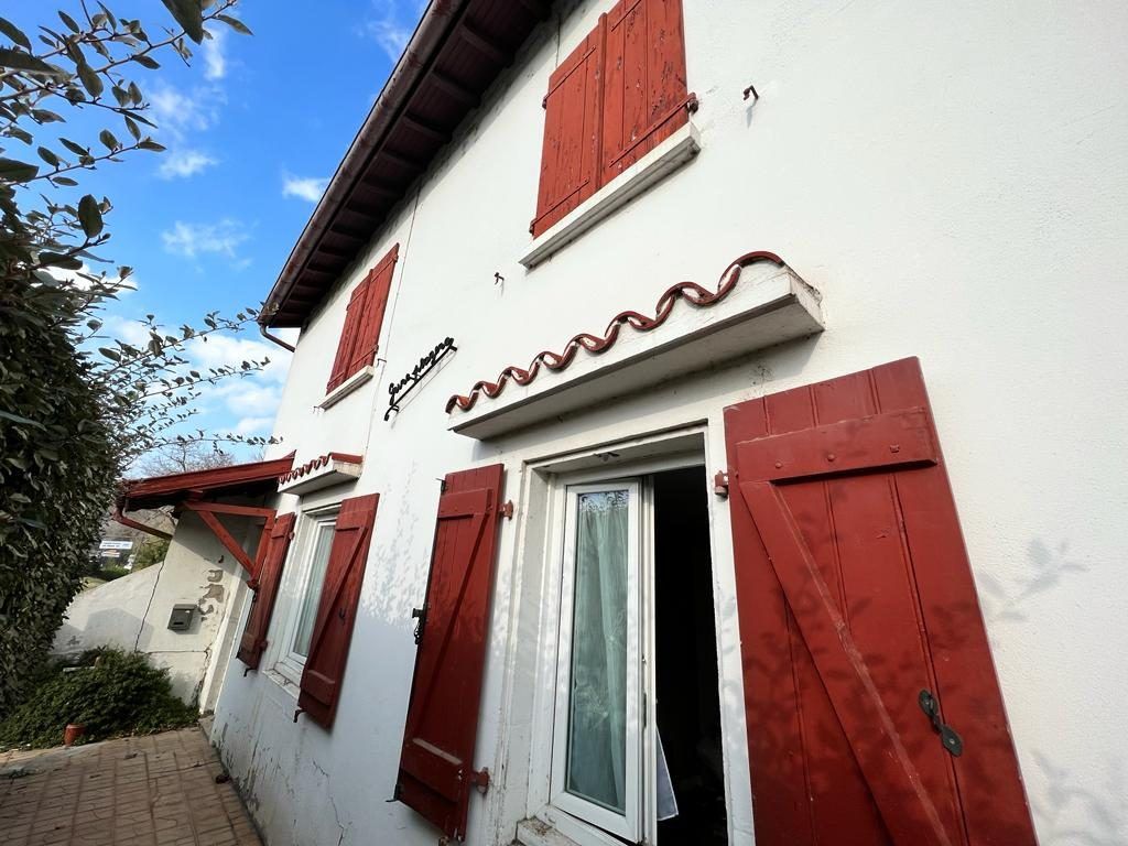 Achat maison à vendre 3 chambres 104 m² - Uhart-Cize