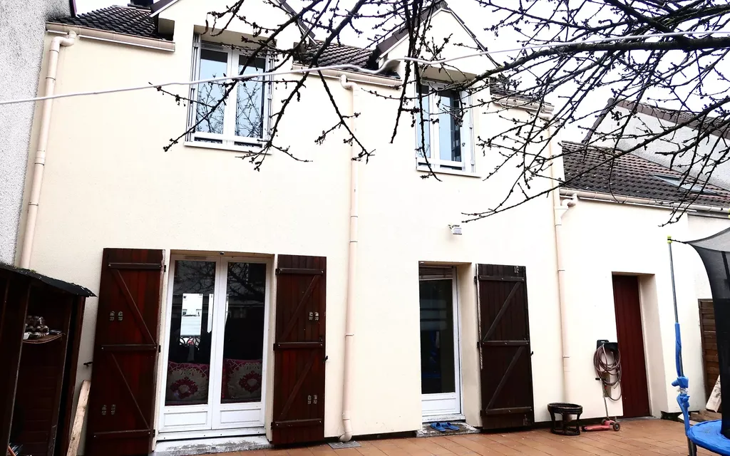 Achat maison à vendre 3 chambres 71 m² - Les Mureaux