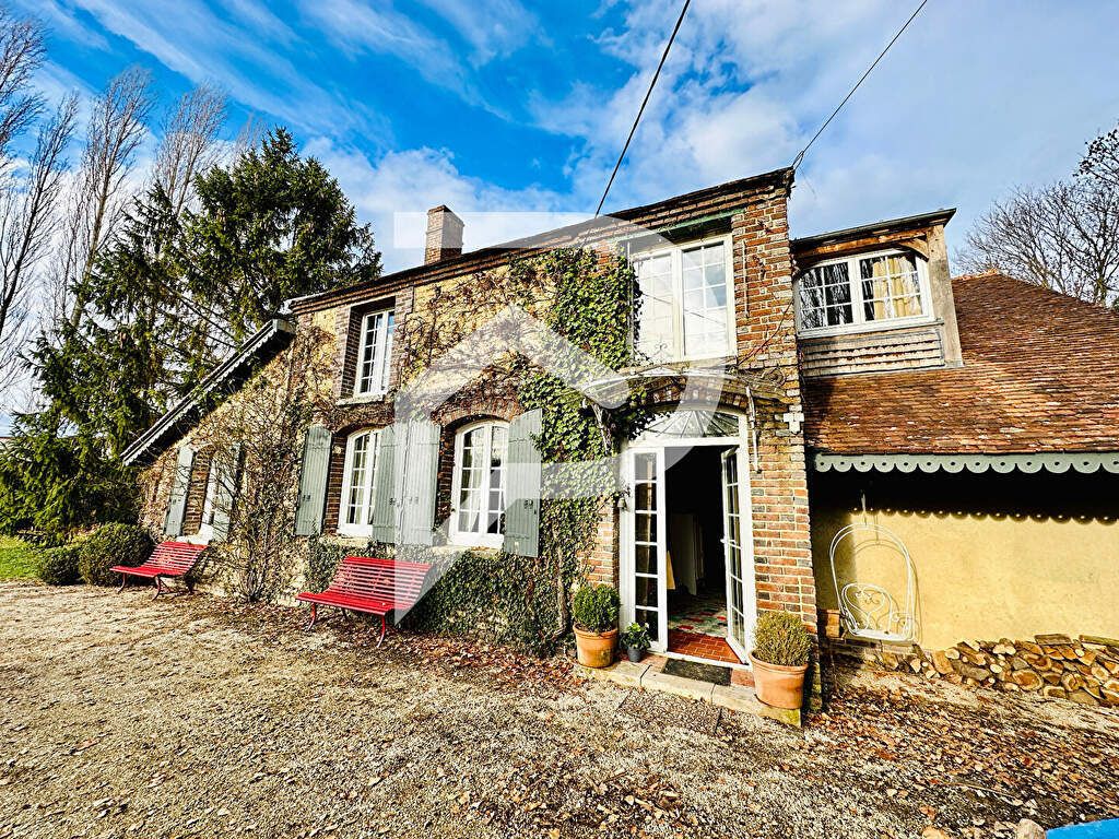 Achat maison à vendre 4 chambres 165 m² - Saint-Pouange