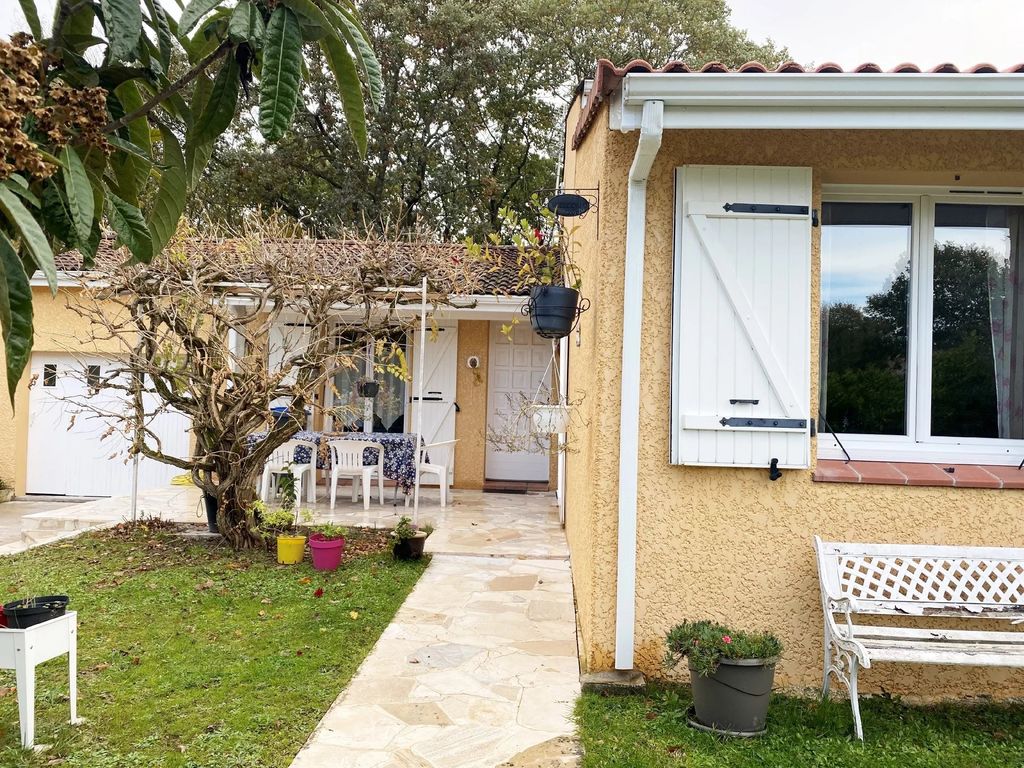 Achat maison à vendre 3 chambres 125 m² - La Salvetat-Saint-Gilles