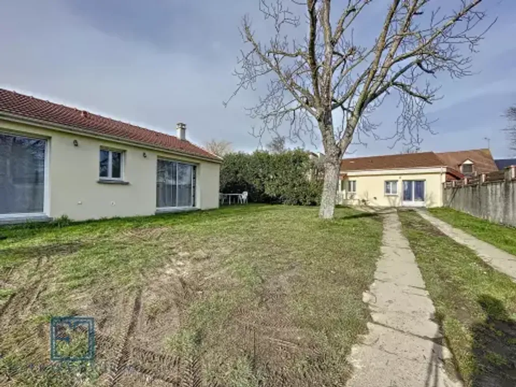 Achat maison à vendre 3 chambres 149 m² - Le Mesnil-Saint-Denis